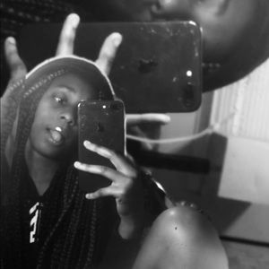 Meet your Posher, Laila